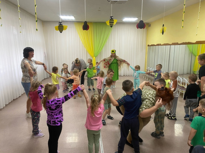 День хоровода мира День хоровода мира.